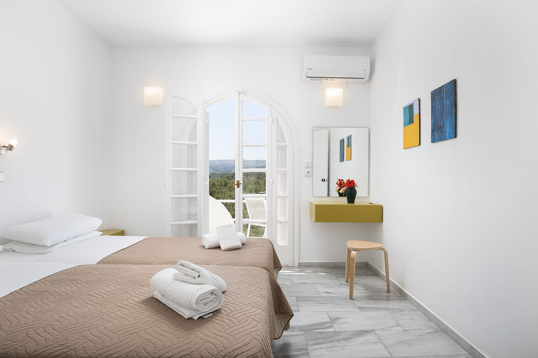 Indoor Modernist Apartment with Spa Bath